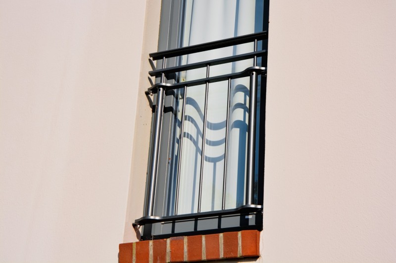 Fenster-Absturzsicherung Stahl verzinkt und pulverbeschichtet class=