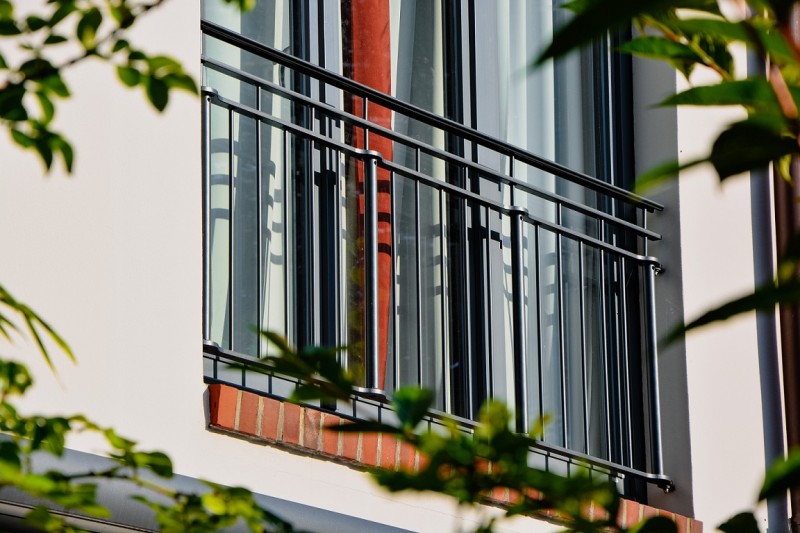 Fenster-Absturzsicherung Stahl verzinkt und pulverbeschichtet class=