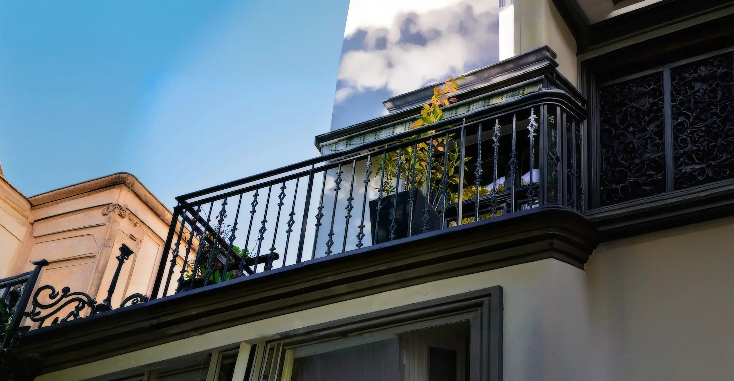 Anbaubalkone und Balkongeländer